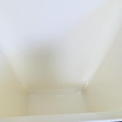 蓋付きゴミ箱の画像