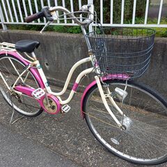 <限定値引き> ホワイト＆ピンクの可愛いママチャリ・オートライト...