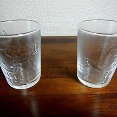 ◆洋服の青山 ハローキティ 清涼レリーフグラス 2個入り サンリ...