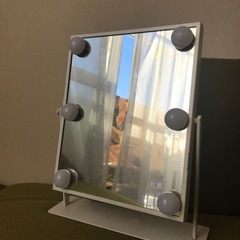 LEDライト付きスタンドミラー 中型の画像