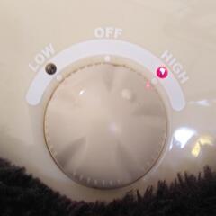 デスクワークにフットウォーマーの画像