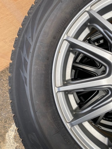 中古スタッドレスタイヤホイール付きサイズ185/70R 14