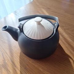 薬草などを煎じる土瓶です。専門店で購入しました。