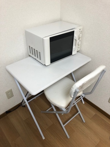 テーブル椅子　電子レンジ