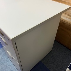 生興　LCSシリーズ　LCS-127 鍵付き　 1200幅　W1200 ホワイト 片袖デスク　 オフィスデスク　 事務机の画像