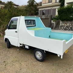 三菱　水槽付き軽トラ