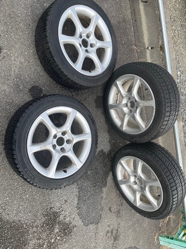 スカイライン？　225/45R17　BRIDGESTONE  BLIZZAK VRX2 スタッドレスタイヤ2019年製　社外ホイール