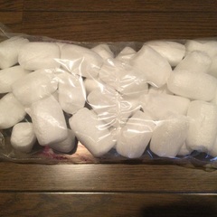 ハイタッチ　発泡バラ緩衝材　39袋の画像