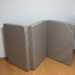【売約済み】シングル　三つ折りマットレス　グレー【引き取り12/...