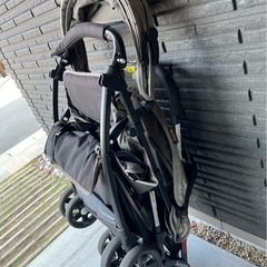 双子用ベビーカーの画像