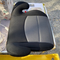 車用ジュニアシート