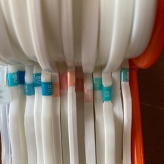 ハンガー　子供用　サイズ80〜95cm位の物　16本の画像