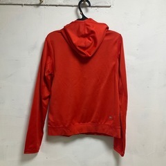ユニクロ　ジップパーカーの画像