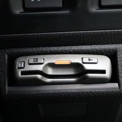 スバル フォレスター 　２．０ｉ－Ｓ　ＥｙｅＳｉｇｈｔ　入庫いたしました！の画像