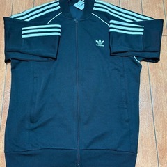 adidasジャージジャケットの画像