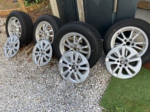 プリウス　スタッドレスタイヤ