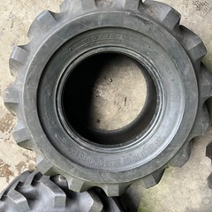 ブリヂストン　ホイルローダー用タイヤ4本の画像