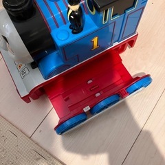 タカラトミー かおがうごくよ! なかまとおしゃべりビッグトーマスの画像