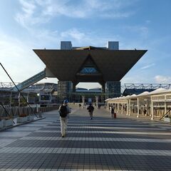 コミケで一緒に買い物しませんか？