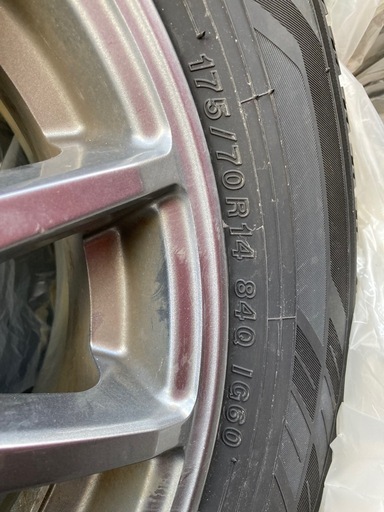 175/70/R14 スタッドレスタイヤホイール付き