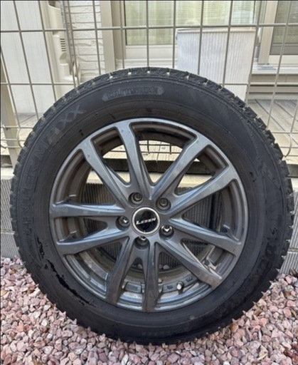 新型シエンタ用ホイールとスタッドレスタイヤ　185/65R15 88Q