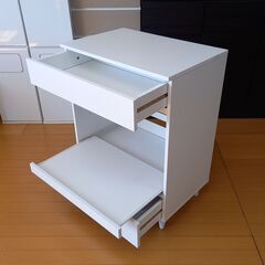 幅60 奥行40 高さ80 キャビネット マルチキャビネット ホワイト 北欧 収納 リビング収納 スライド棚 コンセント付の画像