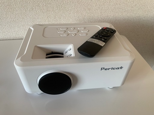 Pericat プロジェクター 本体　小型 ほぼ未使用品に近い