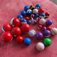 ポケモンボール　モンスターボールいっぱい　クーナッツ　トミカバケツ
