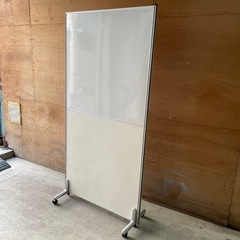 無料　ホワイトボード兼パーテーションの画像