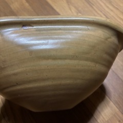 ⑥縁のある変形の片口　大鉢　作家物　窯印あり　の画像
