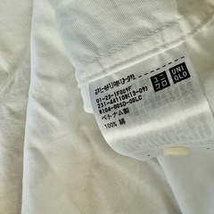 【UNIQLO：長袖白シャツ】の画像