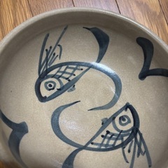 ⑨魚が描かれた中深鉢　の画像