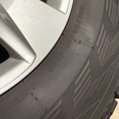 スタッドレスタイヤ　265/65R17 ランドクルーザープラドの画像