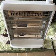 電気決まりました。ヒーターほぼ未使用　箱あり　12月まで