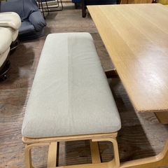 💥激安💥 4人掛けダイニングテーブルセット(テーブルとベンチはニトリ製品)(イスは小泉メーカー) の画像