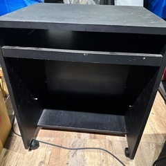 パソコンデスクの画像