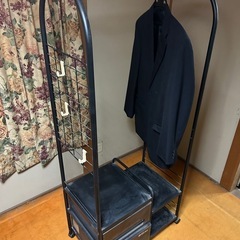 整理に大活躍する衣類掛けラック