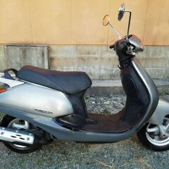 ホンダ、リード５０cc　車体の大きいパワフル２スト。