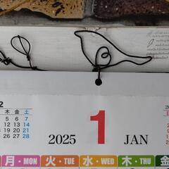 小鳥のカレンダーフックと2025年カレンダー　木製　シャビーホワ...