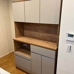 【少数の方ですがドタキャン＆不快なやりとりがあった＆言うことがコロコロ変わり不快なやり取りが続いた為、他サイトで購入先が決まった為、投稿取り消します。ご購入を検討して下さって下さっていた方ありがとうございました！】Moiss キッチン食器棚 幅120cm グレージュ    