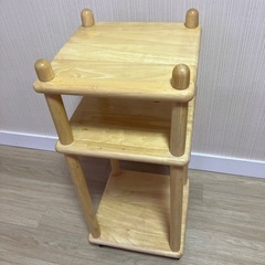 木の棚(コロコロ付き)の画像