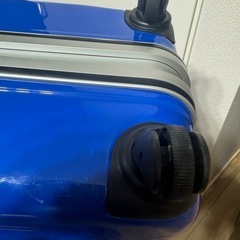グリフィンランド　スーツケースの画像