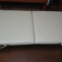折り畳みマッサージベッド