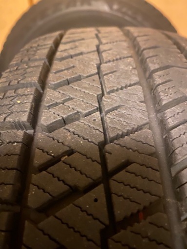 14インチ スタッドレスタイヤ ４本セット ブリジストンVRX２　１７５/７０/R１４ バリ溝！