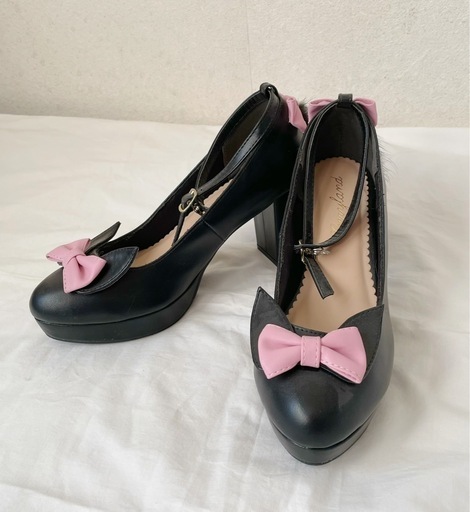 黒 リボン しっぽ パンプス ハイヒール