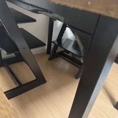 ダイニングテーブル　テーブルとイス2脚の画像