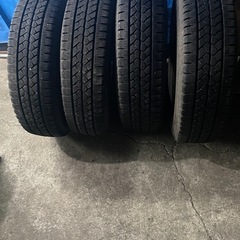 取引完了しました！
ハイエース等21年製ブリザック VL1 19...
