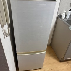 [訳あり］冷蔵庫　2ドア[稼働してます。がたつき有！へこみ有