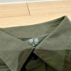 【UNIQLO：半袖シャツ】の画像