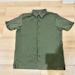 【UNIQLO：半袖シャツ】